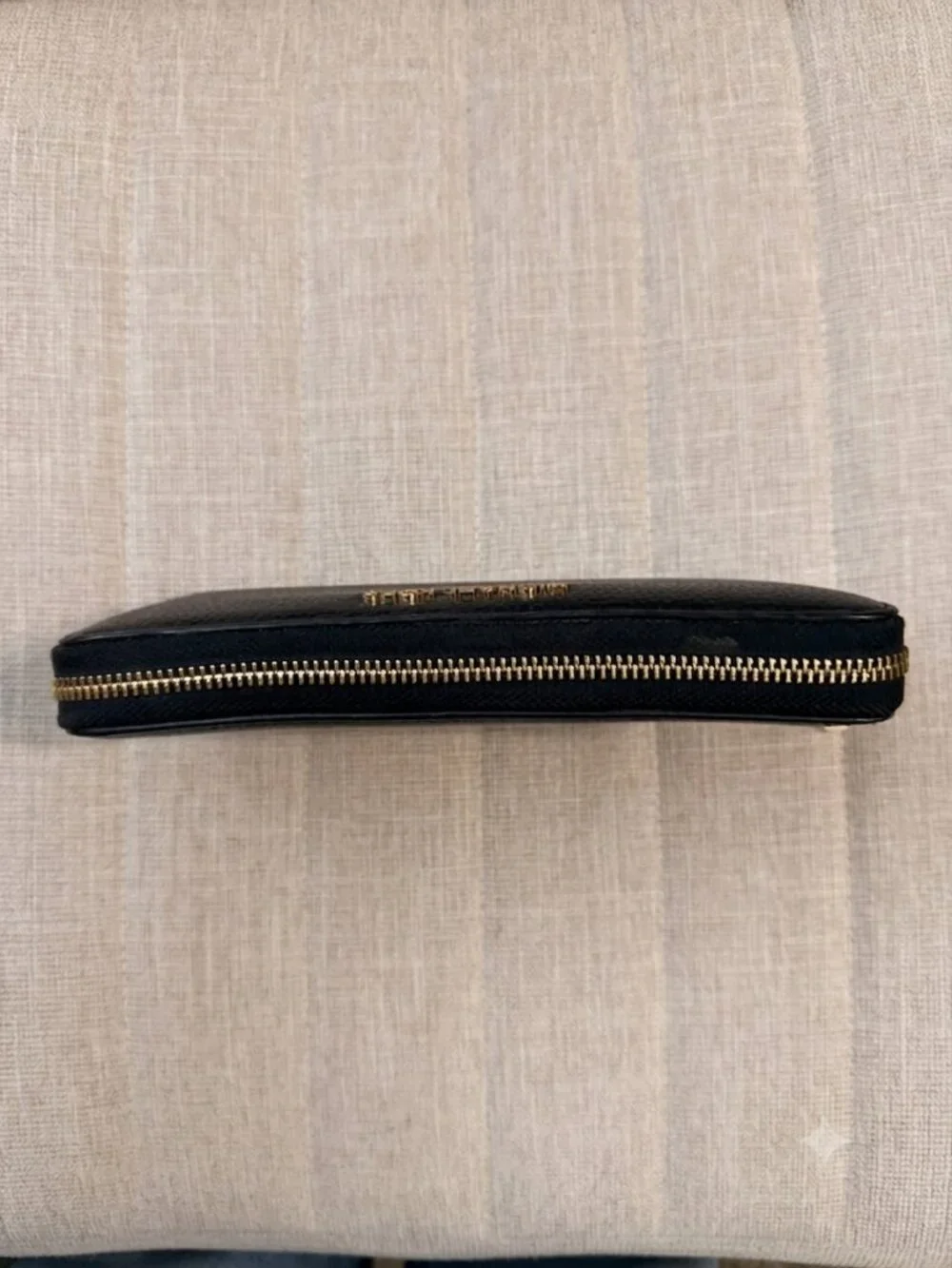 Michael Kors Jet Set Pebbled Leather Continental Zip-Around Wallet